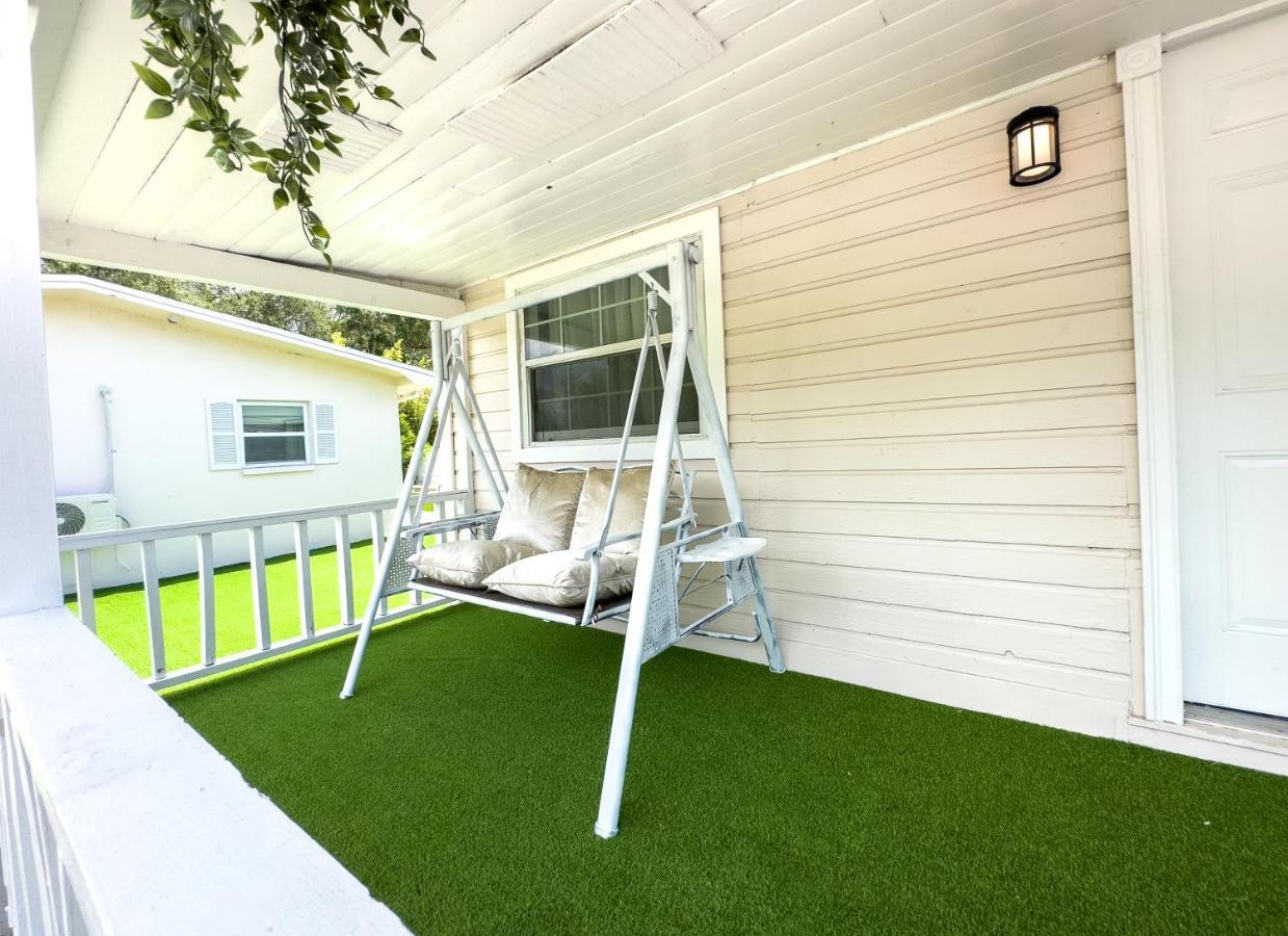 فيلا 2B1B Stylish Little House W Shared Pool 511 كليرووتر المظهر الخارجي الصورة