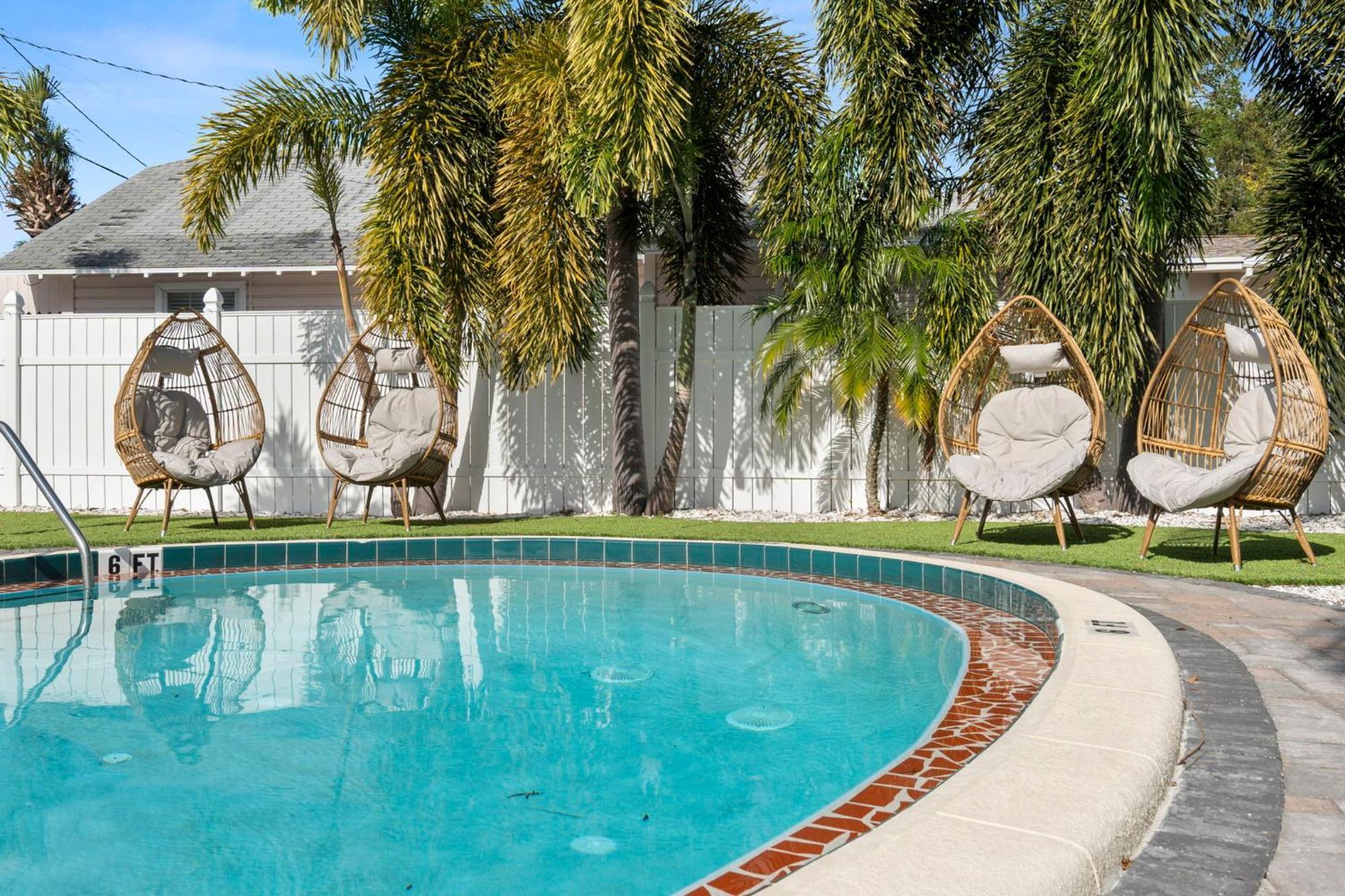 فيلا 2B1B Stylish Little House W Shared Pool 511 كليرووتر المظهر الخارجي الصورة